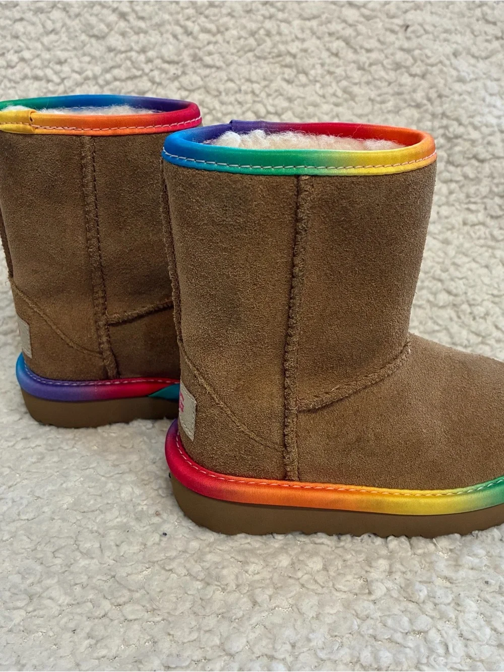 UGG Kids Classic Chestnut Girls Short Rainbow Boots Youth Size 6